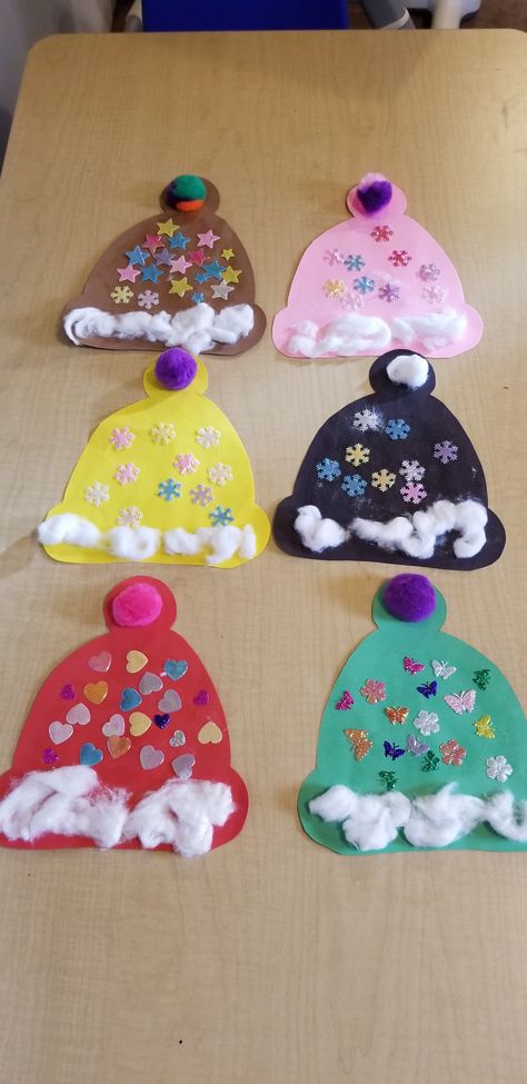 Winter Hat Craft For Toddlers, Mitten Preschool Craft, Winter Hat Craft Preschool, Preschoolers Crafts, Winter Hat Craft, Winter Crafts For Toddlers, Winter Crafts Preschool, January Art, Craft For Toddlers