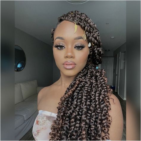 8 Stunning Passion Twist Hairstyles | by Liyaanne | Medium Tiana Passion Twist, Passion Twists Crochet, Twists Crochet Braids, Crochet Passion Twist, Twists Crochet, Passion Twist Hair, Ombre Braid, Bohemian Hair, Passion Twists