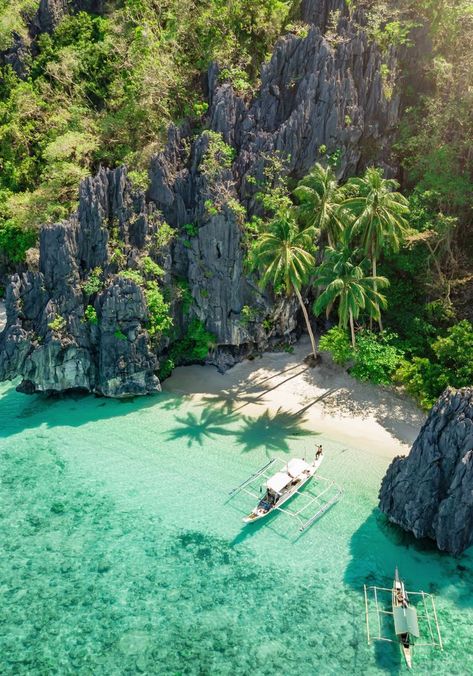 Ultimate travel guide to visit Philippines #philippines #travel #traveltips #traveltophilippines #bohol #manila #cebu #camiguin #palawan #puertoprincesa #elnido #malapascua #siargao Philippines Beaches, Clear Sea, El Nido Palawan, Puerto Princesa, Cheap Places To Travel, Siargao, Bohol, Boracay, Beaches In The World