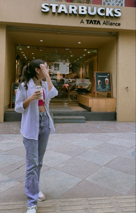 Outfit ideas for coffee date/
Pose ideas for Instagram post Standing With Coffee Pose, Starbucks Pose Ideas, Starbucks Poses Photo Ideas, Pose In Cafe Picture Ideas, Outfit Poses Photo Ideas Standing, Starbucks Poses Instagram, Starbucks Poses, Starbucks Photoshoot Ideas, Poses Ideas Standing