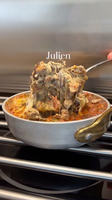 Mushroom Julienne, Beef Shanks, Osso Buco Recipe, Beef Shank, Dry Wine, Wagyu Beef, Italian Recipes Authentic, The Soviet Union, Dessert Dishes