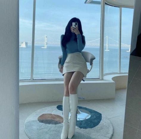 Handsome Women Fashion, Artist Hat Outfit, Travel Classy Outfit, How To Style White Thigh High Boots, School Woman Aesthetic, Wife Style Fashion, Outfits For Seoul, Gangnam Outfit, Cute Girlfriend Outfits