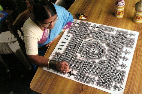 Discovering a Folk Art Form - Chittara Chittara Art, Rangoli Painting, Art Forms Of India, Basic Language, Folk Illustration, Rajasthani Art, Art Foundation, Madhubani Art, Visual Language