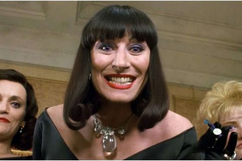 'The Witches' 1990 Review: Why the Anjelica Huston Version Is Worth Watching - Thrillist The Witches 1990, Merlin L'enchanteur, Classic Halloween Movies, Halloween Movies To Watch, Best Halloween Movies, Julie Christie, Jeanne Moreau, Anjelica Huston, Bad Barbie