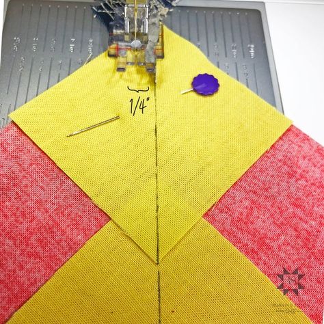 Flying Geese Quilt Block, No Waste Flying Geese, Flying Geese Tutorial, Quilt By Hand, Quilt Blocks Easy, Flying Geese Quilt, Quilt Square Patterns, Half Square Triangle Quilts, Bear With Me