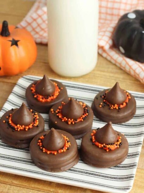 Halloween Bake Sale Ideas Fundraiser, Halloween Bake Sale Ideas, Bake Sale Ideas Fundraiser, Halloween Bake Sale, Fundraiser Bake Sale, Bake Sale Ideas, Witch Hat Cookies, Oreo Cookie Recipes, Hat Cookies