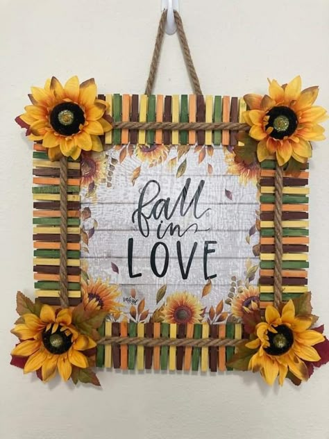 Diy Crafts Butterfly, Sunflower Wreath Diy, Clothespin Diy Crafts, Close Pin, Wooden Clothespin Crafts, Clothespin Wreath, Clothespin Art, Sunflower Crafts, Fall Decor Diy Crafts