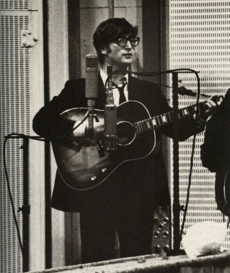 You are my inspiration x John Lennon Guitar, John Lennon Glasses, Hot British Men, John Lennon Beatles, Beatles Pictures, Beatles John, Breaking In, British Rock, The Fab Four