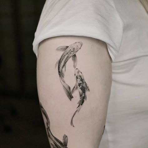 Koi Pond Tattoo, Koi Fish Tattoo Sleeve, Fish Tattoo Sleeve, Pond Tattoo, Dagger Tattoo Ideas, Pez Koi Tattoo, Coy Fish Tattoos, Vienna Tattoo, Carp Tattoo