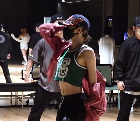 Dancer Lifestyle, Dance Dreams, Lisa Icon, Dance Outfits Practice, Dancing Aesthetic, Practice Outfits, Aesthetic Outfit Ideas, Lalisa Manobal, Dance Practice