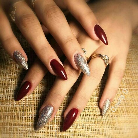 Almond Nails Burgundy, Medium Length Nail Ideas, Medium Length Nail, Nails Acrylic Designs, Burgundy Design, Nails Burgundy, Rose Gold Nails, Burgundy Nails, Almond Shape