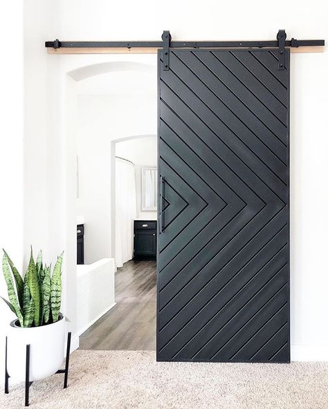 How to DIY a Board and Batten Wall: Dos and Don’ts Drømme Bad, Building A Barn Door, Barn Door Designs, Modern Barn Door, Rustic Barn Door, Hal Decor, Laundry Room Diy, Diy Barn Door, Modern Barn