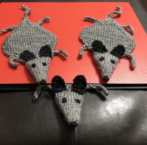 Ravelry: Vondabijl's Rat bookmarkers Rat Crochet, Mouse Bookmark, Crochet Mouse, Mouse Rat, Crochet Bookmarks, Crochet Coasters, Knit Patterns, Rats, Ravelry