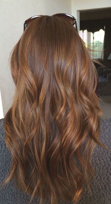 Copper Brunette, Brown Hair Color Shades, Rambut Brunette, Brown Hair Inspo, Vlasové Trendy, Brown Hair Color, Brown Hair Balayage, Hair Color Shades, Highlights Brown Hair