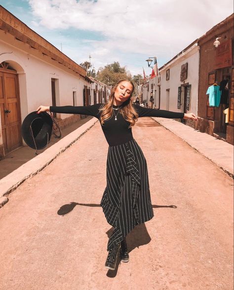 Atacama Desert Chile, Chile Travel, Peru Travel, All Black Everything, Instagram Pose, Girl Inspiration, San Pedro, Outfit Goals, Strike A Pose