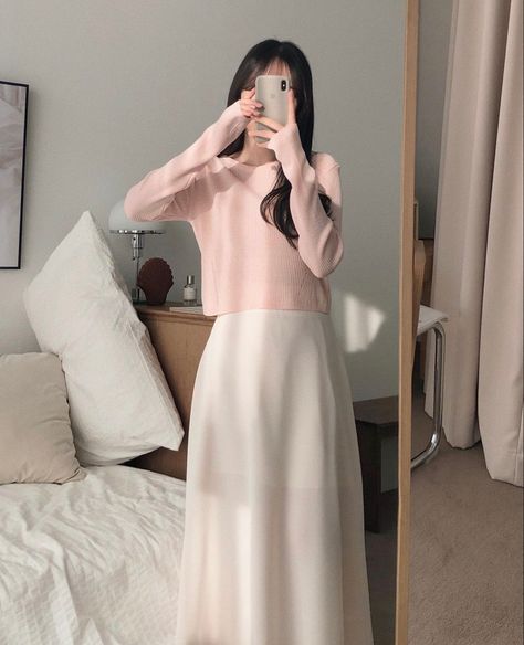 Girly Minimalist Outfits, Modest Girly Outfits Classy, Modest Pastel Outfits, Korean Outfits Feminine, Light Feminine Aesthetic Outfits Casual, Modest Clothes Aesthetic, Coquette Soft Style Outfit, Modest Minimalist Outfits, Modest Stylish Outfits Classy