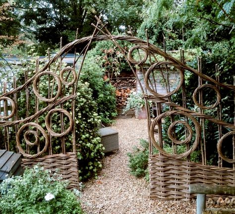 Willow Garden, Potager Garden, Classic Garden, Have Inspiration, Garden Yard Ideas, Garden Trellis, Garden Structures, Rustic Gardens, Garden Gates