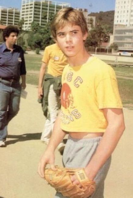 Tommy Howell, C Thomas Howell, Thomas Howell, Diva, Crop Top, Actors, Baseball