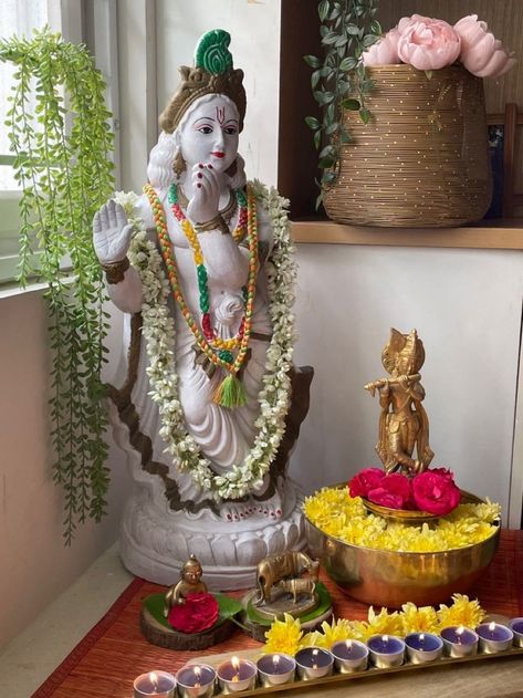 Krishna Idols At Home, Krishna Idol Decoration At Home, Krishna Decoration, Lakshmi Pooja, Krishna Idol, 22k Gold Necklace, Statue Decoration, Krishna Statue, Baby Krishna