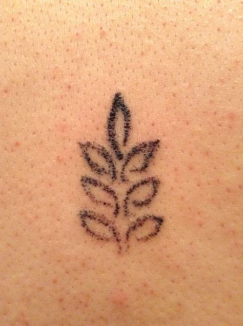 Stick And Poke Ankle Tattoo, Male Stick And Poke Tattoo, Stick N Poke Tattoos Aesthetic, Cute Stick And Poke Ideas, Easy Stick N Poke, Simple Stick N Poke, Aesthetic Stick And Poke, Stick N Poke Tattoo Ideas, Stick N Poke Ideas Grunge