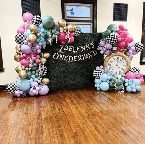 Alice And Wonderland Balloon Garland, Mad Hatter Balloon Garland, Alice And Wonderland Backdrop, Alice In Wonderland Party Backdrop, Alice In Wonderland Balloons, Alice In Wonderland Balloon Arch, Alice And Wonderland Party Backdrop, Alice In Wonderland Balloon Decor, Balloons Alice In Wonderland