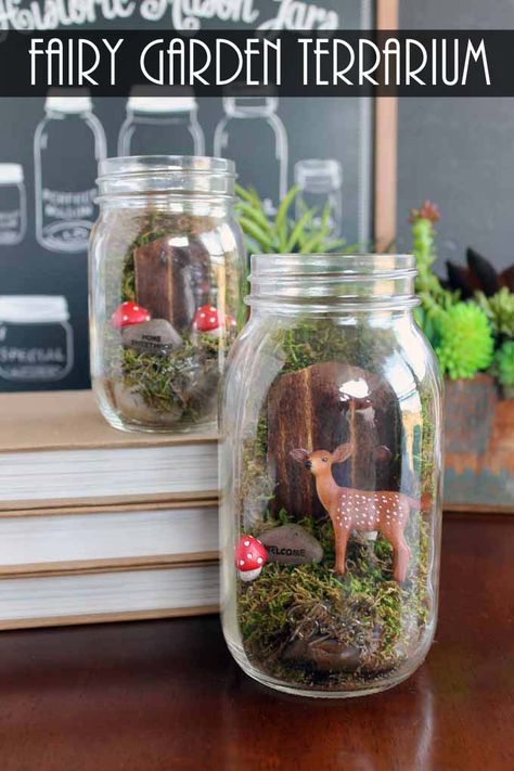 Fairy Garden In A Jar, Garden In A Jar, Make A Fairy Garden, Terrariums Diy, Mason Jar Terrarium, Jar Terrarium, Fairy Terrarium, Make A Fairy, Beautiful Terrariums