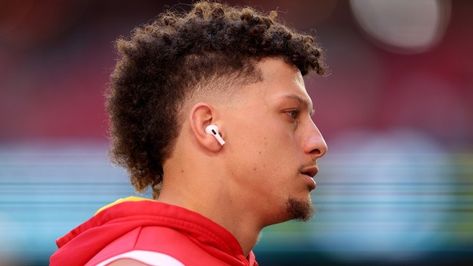 Patrick Mahomes is one of the best quarterbacks in the game, but there are some facts and stories about him that you may not know. Born In February, Madden Nfl, One Championship, Colin Kaepernick, Nfl History, Patrick Mahomes, Play Baseball, Head & Shoulders, School Football