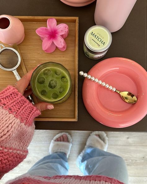 pink home matcha aesthetic claw clip flower 2023 kitchen counter slippers spoon plate inspo Pink Plates, Elf Clothes, Pilates Princess, Danish Pastel, Pink Girly Things, Pink Vibes, Spring Blossom, Pink Princess, Just Girly Things