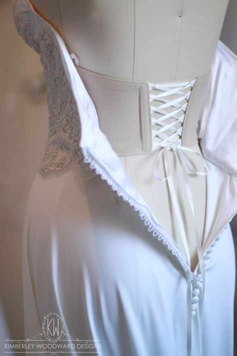 Corset Inside Dress, Built In Corset Dress, Corset Back Dress, Detail Couture, Corset Sewing Pattern, Bridal Corset, Sewing Wedding Dress, Corset Pattern, Corset Fashion