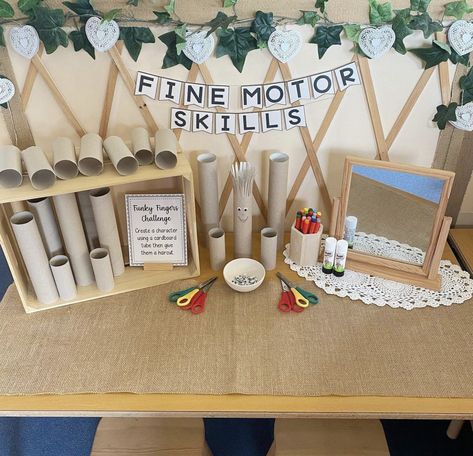 Reggio Letter Provocations, Reggio Classroom Activities, Fine Motor Provocations, Reggio Circle Time Area, Reception Activities Eyfs, Reggio Emilia Classroom Setup, Fine Motor Activities Eyfs, Reggio Emilia Classroom, Reception Classroom