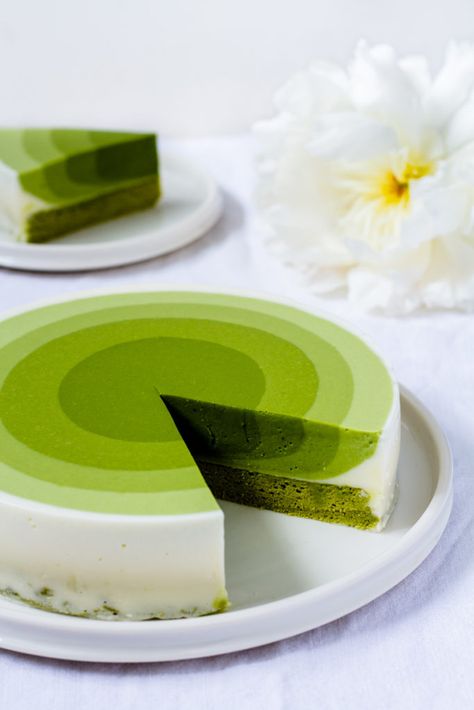 Süße Verführung - Matcha Mousse Kuchen Cake Matcha, Matcha Mousse, Matcha Dessert, Matcha Cake, Green Cake, Matcha Recipe, Vanilla Cake Recipe, Mousse Cake, Easy Cake Recipes