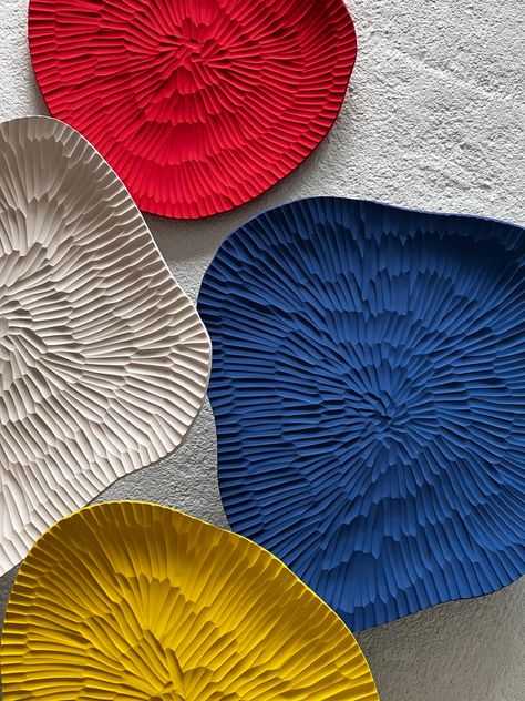 Wall Art Ceramic Design, Mural Art Ceramic, Carved Ceramics, Ceramic Wall Sculpture, Industrial Design Trends, Organic Ceramics, Ceramic Texture, Cerámica Ideas, Ceramic Artwork