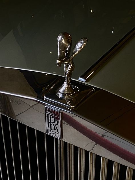 picture of an old olive green rolls royce logo. Green Rolls Royce, Old Rolls Royce, Bound By Duty, Born In Blood Mafia Chronicles, Indian King, Camper Organization, Revenge Stories, Vision Board Pictures, New York Life