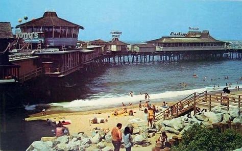 Redondo Pier,Redondo Beach California.in the 60’s Redondo Beach Pier, Torrance California, Redondo Beach California, California Beaches, Ca History, Beach Walking, Beach Pier, California Girl, Hermosa Beach