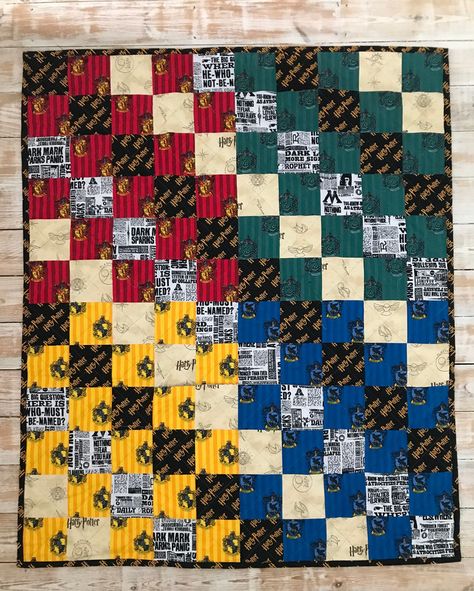 Harry Potter Baby Quilt, Quilting Labels, Harry Potter Blanket, Harry Potter Quilt, Harry Potter Fabric, Map Fabric, Quilt Tips, Kids Quilts, Cotton Craft