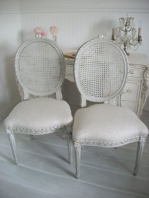 Find French Cane Chairs. Enhance the living space with a touch of French sophistication. Elegant lines, refined details and quality materials - French cane chairs have all that and more. When introduced into the interior, they infuse it with chic and simple elegance. Cane Back Dining Chairs, Cane Dining Chairs, Cane Back Chairs, Dining Room French, Cane Furniture, Cane Chair, Casa Vintage, French Chairs, Painted Chairs