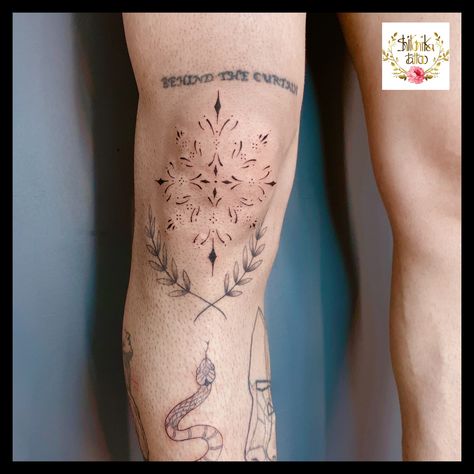 #ornamentaltattoo #tattoos #geometrictattoos #kneetattoo Dotwork Knee Tattoo, Delicate Knee Tattoo, Ornamental Knee Tattoo, Kneecap Tattoo, Ornamental Tattoo, Leg Sleeve Tattoo, Knee Tattoo, Leg Sleeve, Leg Sleeves