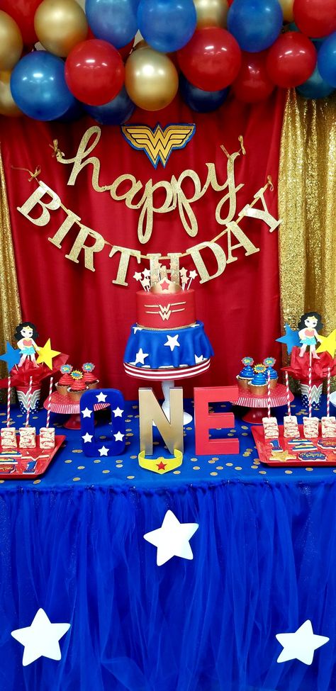 @prettymypartyknox (One-der Woman Birthday) Wonder Woman First Birthday, One Der Woman First Birthday, Oneder Woman 1st Birthday Decor, Wonder Woman Party Ideas, Wonder Woman Birthday Party, Women Party Ideas, Wonder Woman Party, Wonder Woman Birthday, Ella Rose