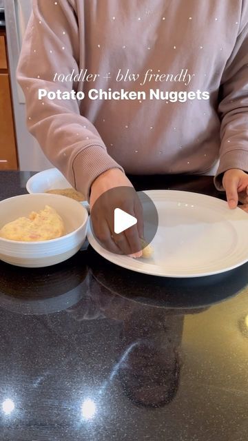 Shweta-Healthy & Easy Toddler Recipes on Instagram: "These potato chicken nuggets are so delicious! You will never buy store-bought chicken nuggets again once you taste them. Suitable from 8 months + One of our toddler’s favorite meals.Give it a try. ▪️Ingredients -1 cooked potato mashed -Garlic powder -Onion Powder -Salt ( 1 year+) -crushed black pepper -2 tbsp of rice flour - 3oz of chicken breast minced - bread crumbs for coating -Mix all the ingredients together and give them a small round shape , coat them in the bread crumbs, bake or shallow fry them. -Spray them with cooking spray and Bake- 350 for 8 minutes on both the sides. -Fry- 3-4 minutes both the sides on low medium heat. Serve warm! ENJOY! #nuggets #toddlermeals #blw #blwmeals #babyledweaning #babyledweaningideas Easy Toddler Recipes, Potato Chicken, Toddler Recipes, Easy Toddler, Cooking Spray, Favorite Meals, Healthy Easy, Baby Led Weaning, Chicken Nuggets