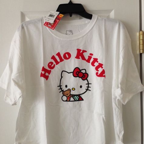 *Hello Kitty Crop T-Shirt/Top *New With Tag *Cropped *Junior's Size Large *White With Hello Kitty Graphic On Front *Sizing From Manufacturer. Not Responsible For Actual Fit. Baby Pink Crop Top, Sanrio Outfits, Sanrio Clothes, Teen Crop Tops, Hello Kitty Merchandise, Hello Kitty Baby, Kitty Clothes, Hello Kitty Clothes, Cropped Tee Shirt