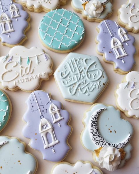 Lisette Cookie Studio on Instagram: “✨ Eid Mubarak ✨ #eidcookies . . . . #cookies #cookiesofinstagram #sugarcookies #sugarcookiesofinstagram #sugarcookiedecorating…” Eid Preparation, Eid Baking, Ramadan Cookies, Eid Biscuits, Ramadan Sweets, Eid Sweets, Eid Cookies, Eid Boxes, Ramadan Desserts