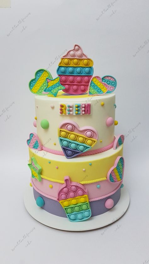 Pop It Cake, It Cake, 7th Birthday Cakes, 10 Birthday Cake, Pop It Fidget, Fondant Cake Toppers, Theme Cake, Cake Images, Girl Cakes