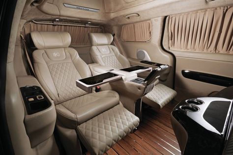 Noble Klasse Kia Carnival L9 Kia Carnival Interior, Limousine Interior, Garage Car, Gq Korea, Kia Carnival, Toyota Alphard, Future Cars, Kia Sedona, Asian Market