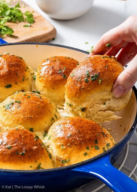 Gluten Free Rolls Easy, Gf Dinner Rolls, Gluten Free Garlic Knots, Gluten Free Cheese Bread, Bread Recipes Gluten Free, Thanksgiving Side Dish Ideas, Garlic Dinner Rolls, Gluten Free Bread Recipes, Gluten Free Garlic Bread