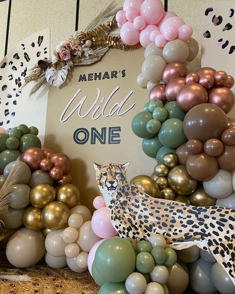 Wildone Birthday Theme Girl, Girl Safari Birthday Party, Wild One Girls 1st Birthday, Wild One First Birthday Girl, Pink Safari Birthday Party, Wild One Birthday Party Girls Diy, Wild One Girl Birthday, Safari Baby Shower Girl, Backdrop Balloons