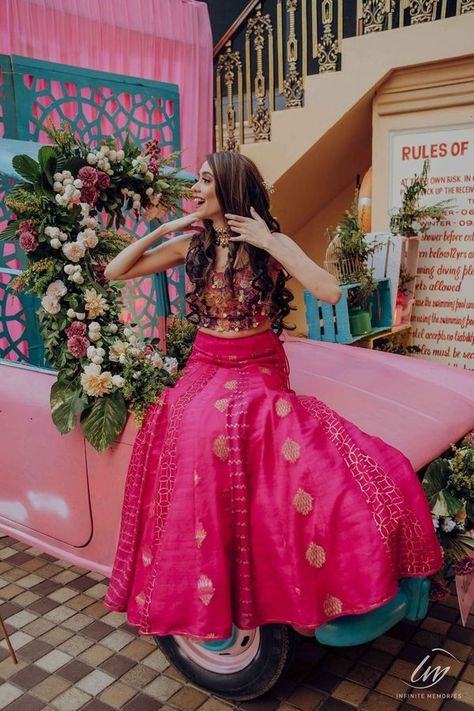 Pink Lehenga For Mehendi, Lehenga For Mehendi, Photo Of Bride, Kitschy Decor, A Royal Affair, Indian Wedding Gowns, Vibrant Outfits, Lehenga Jewellery, Mehendi Outfits