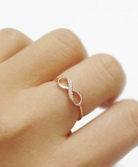 Sterling Silver Crystal Ring, Cute Promise Rings, Infinity Rings, White Gold Promise Ring, Rock Rose, Ring Rosegold, Gold Rings Fashion, Gold Ring Designs, Hand Ring