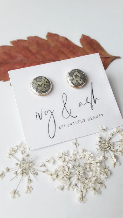 Silver glitter earring studs. So pretty! Dried Flower Earrings, Real Flower Earrings, Pressed Flower Jewelry, Colored Clay, Glitter Flowers, Real Flower Jewelry, Spring Earrings, Floral Studs, Jewelry Resin