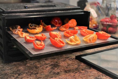 Dehydrate Peppers, Cooking Techniques Basic, Dehydrated Vegetables, Dried Peppers, Alfredo Sauce Recipe, Food Substitutions, Habanero Peppers, Main Dish Salads, Dehydrated Food