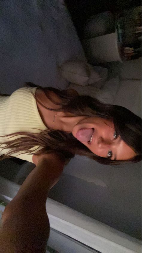 Fake Face Reveal Pretty, Brunette Hair Girl Snaps, Pretty Brunette Snap, Brunette Rp Models, Fake Brunette Pics, Teen Girl Brunette Hair, 14yr Brunette Girl, Fake Snap Brunette, Green Eyed Brunette